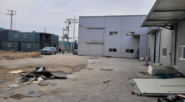 별지목록 5,6 야적공간에 세워진 건물과 가설물