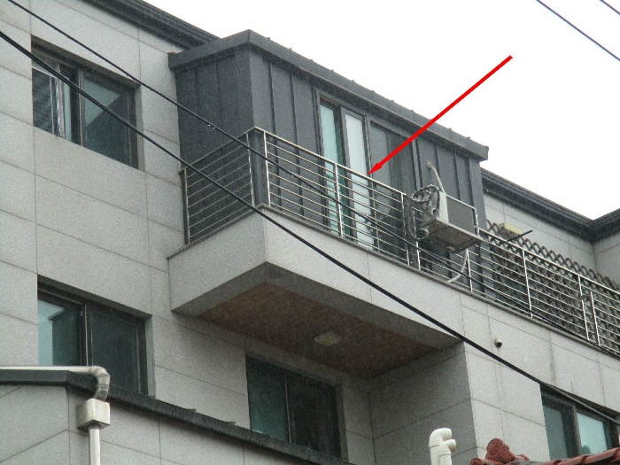 본건 기호(2) 4층 ㉠주택확장(방) 전경