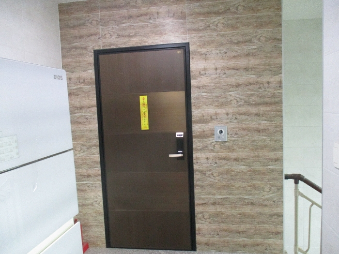 본건 기호(2) 4층 주택 현관