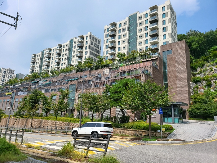 주위 환경(본건 단지 서측 촬영)