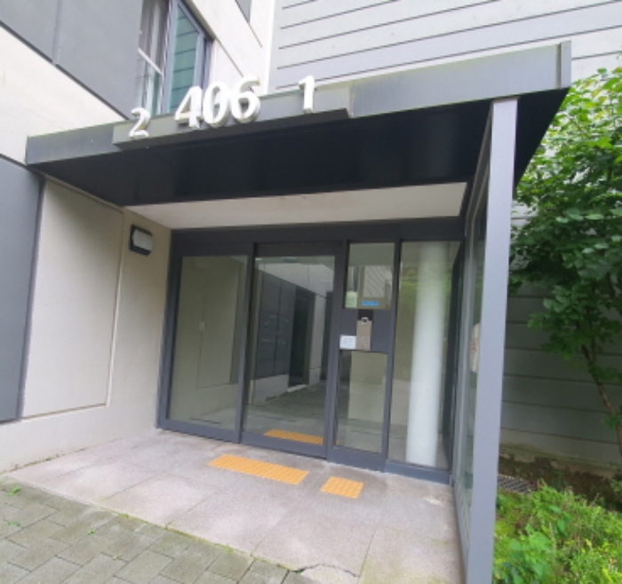 현장사진(1층 현관)