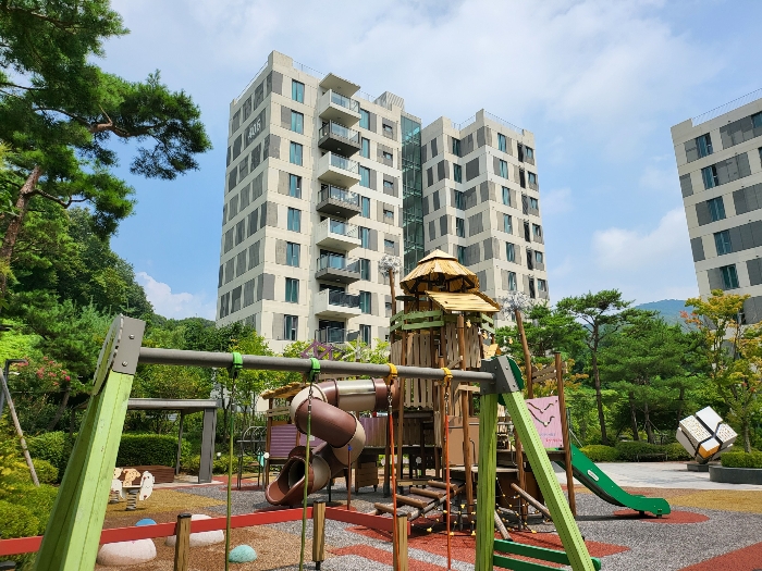 본건 406동 전경