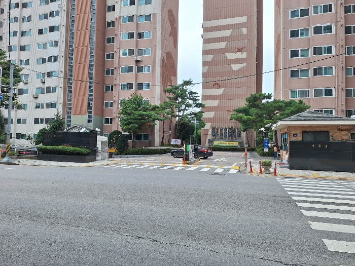 [한솔리치빌아파트1단지 입구]