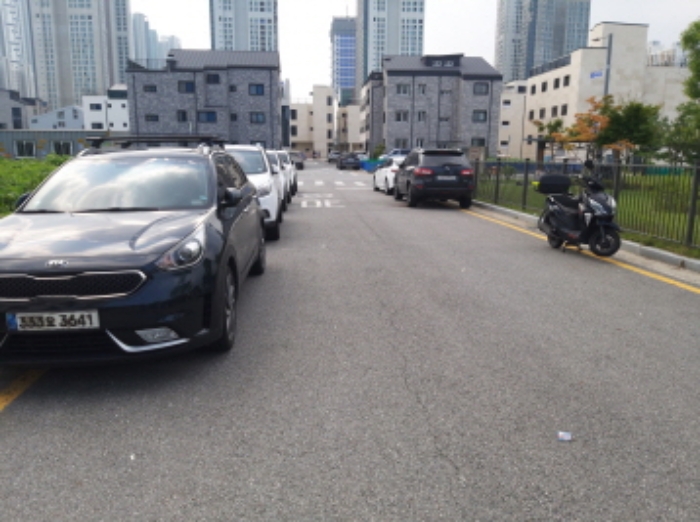 * 본건 목적물 인접 도로 전경