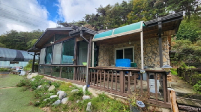 본건 7 제시외 경량철골조카보네이트 지붕 가추