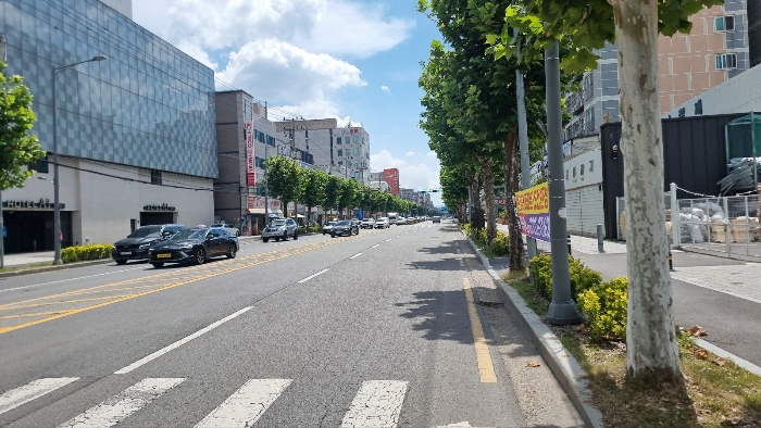 [본건 남측 부근일대 전경]