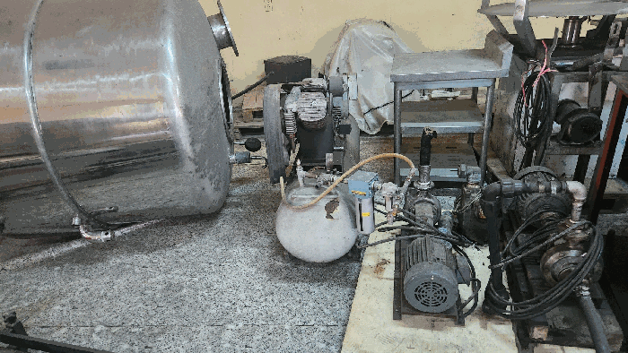 분해되어 보관중인 기계기구(평가제외)