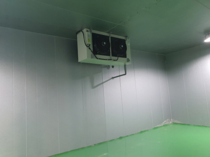 부동산표시 5번 건물내 냉동시설 전경
