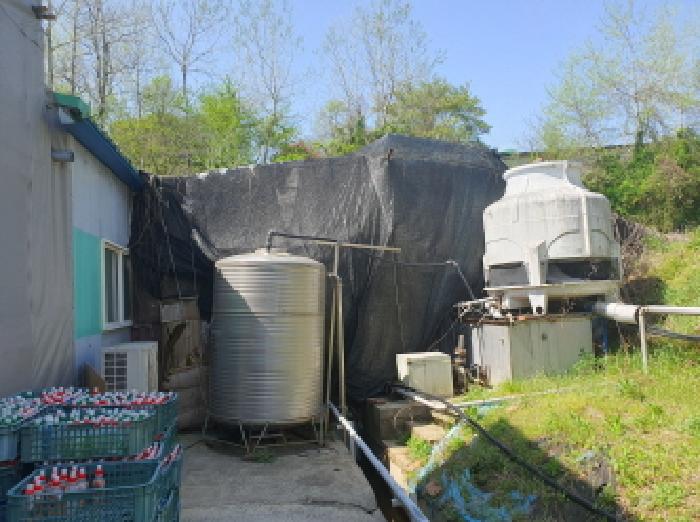 부동산표시 1번지상 제시외 건물(폐수처리장)전경