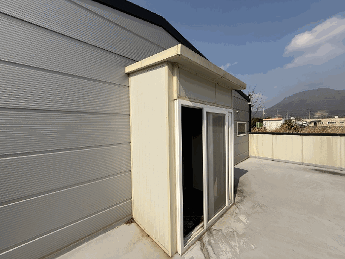 제시 외 건물㉠