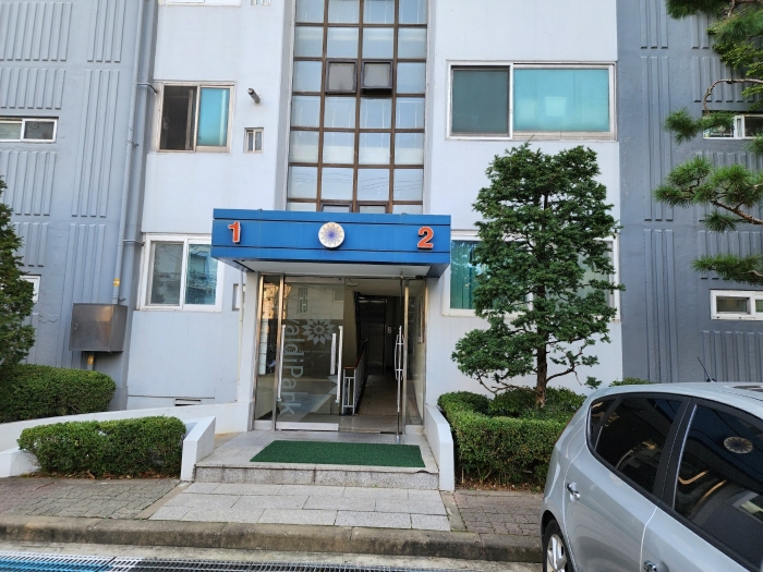 1층 공동출입구 전경