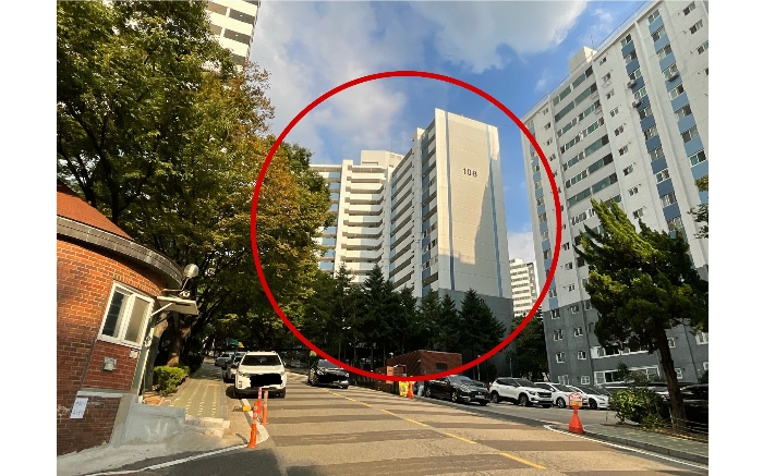 본건 소재 아파트 서측에서 촬영