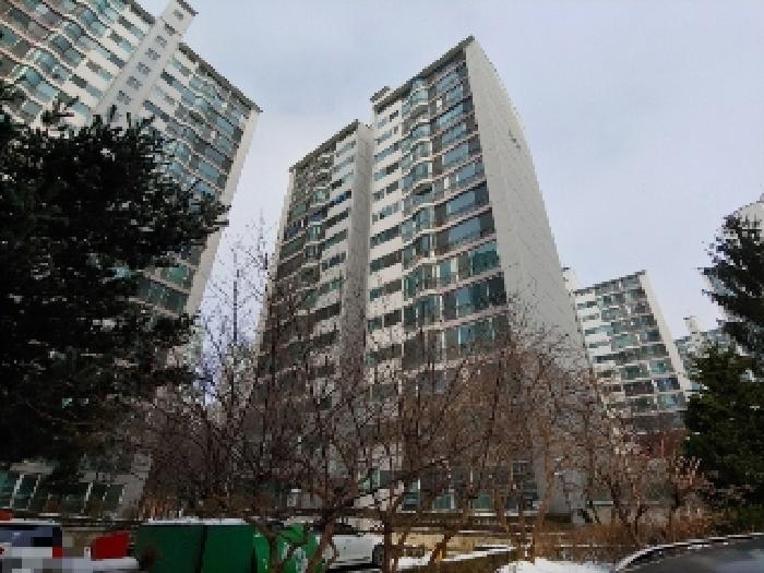 부동산 소재 건물 전체 전경