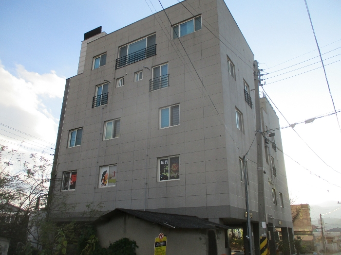 본건 토지 및 건물 (북동측에서 촬영)