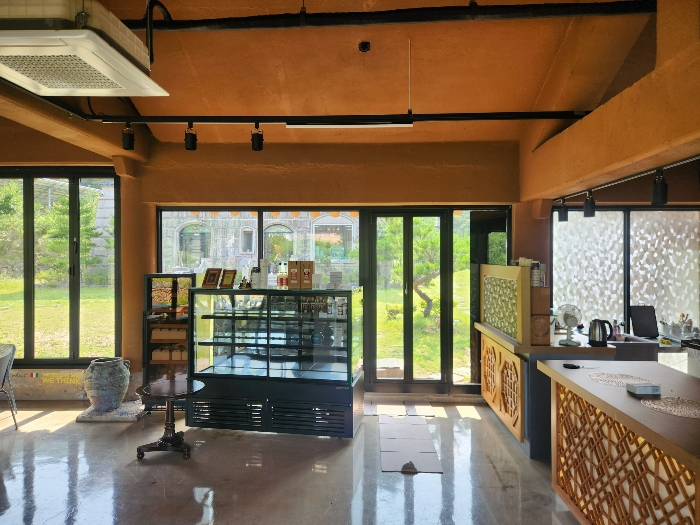 기호(다)건물 내부