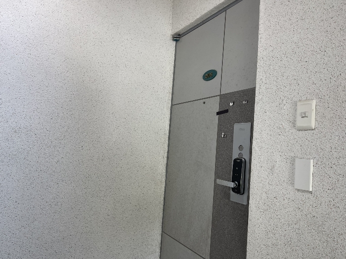 기호(12) 출입문