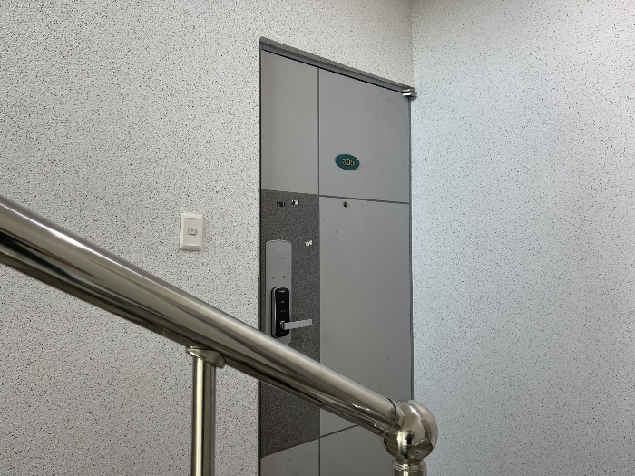 기호(17) 출입문