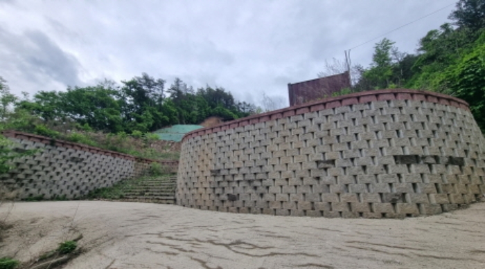 목록 1. 토지 (아래쪽에서 본 모습)