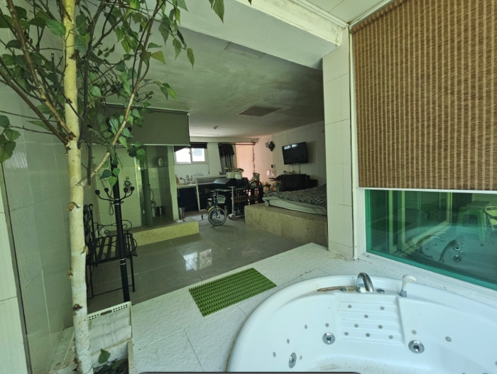 제시 외 건물㉡ 내부