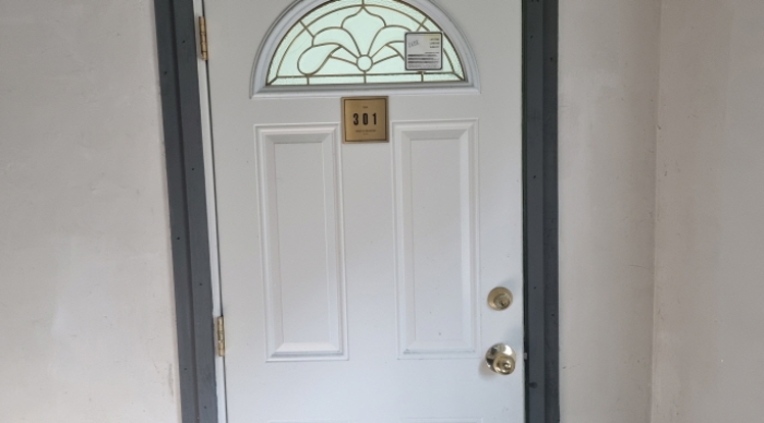 목록 3. 건물 중 301호 현관