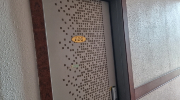 목록 1. 건물 중 5층 606호 현관