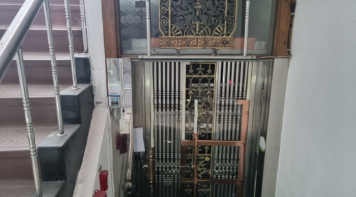 목록 1. 건물 중 지하층 현관