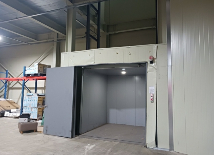 기호(2) 내부 화물용 승강기