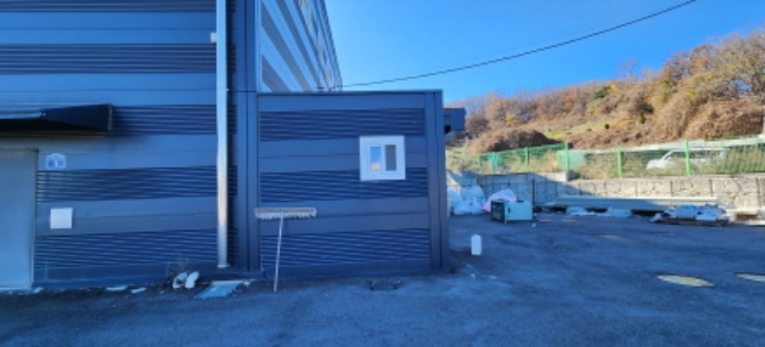 목록1 소재 제시외4 컨테이너 전경