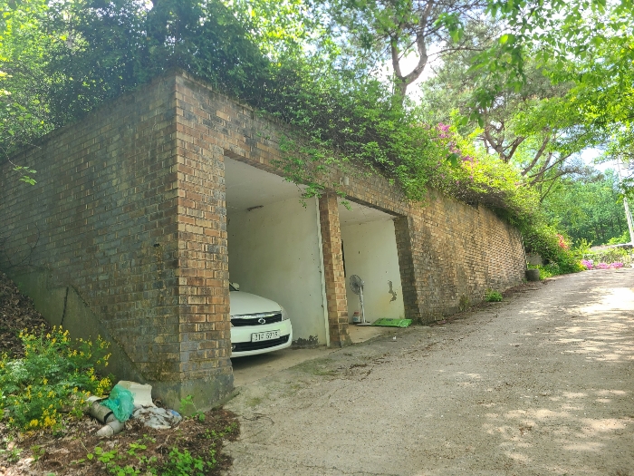 기호2 건물(지1층 창고) 등 전경