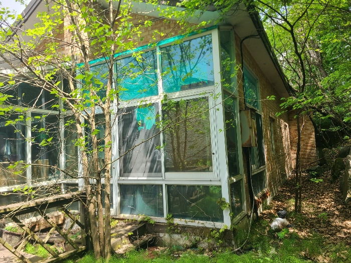 기호2 건물(1층 주택), 제시외건물 ㄱ 등 전경