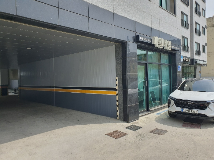 1층 근린생활시설 전경