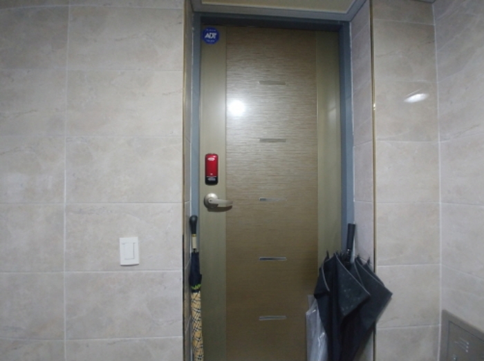 4층 옥상 출입문(폐문)