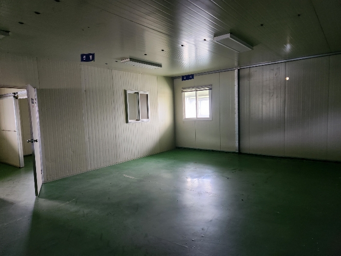 본건 건물 (3-1) 2층 창고부분