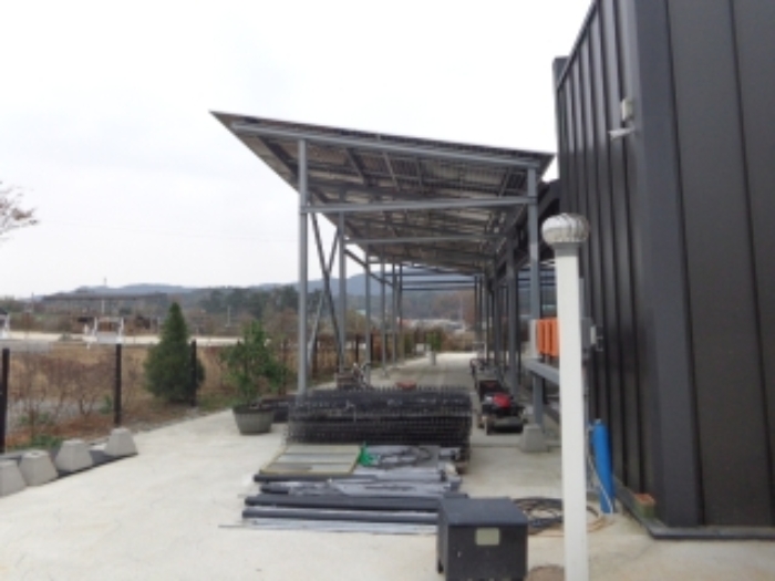 [목록 6] 북쪽 지상에 있는 태양광 시설의 모습