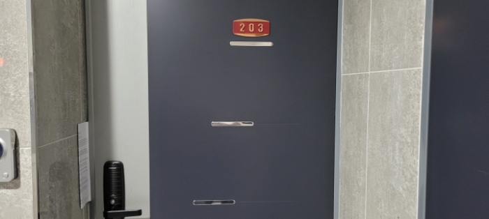 2층 203호 부동산현황조사 안내문 사진