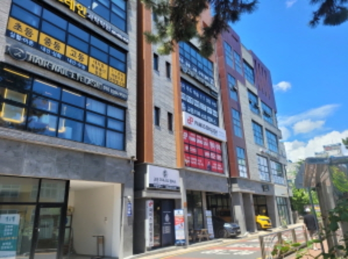 대학로305길 24
5층 건물