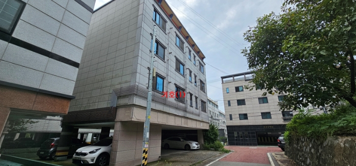 사진설명: 기호(1) 및 전경, 위치: 본건 북동측