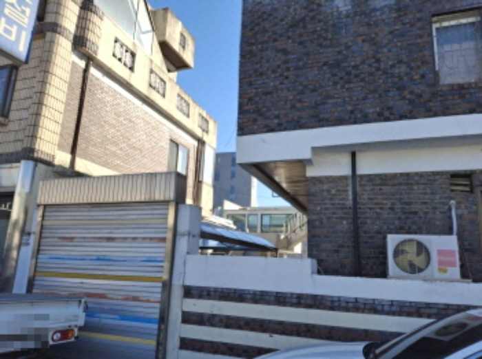 제시외 건물(차고) 모습