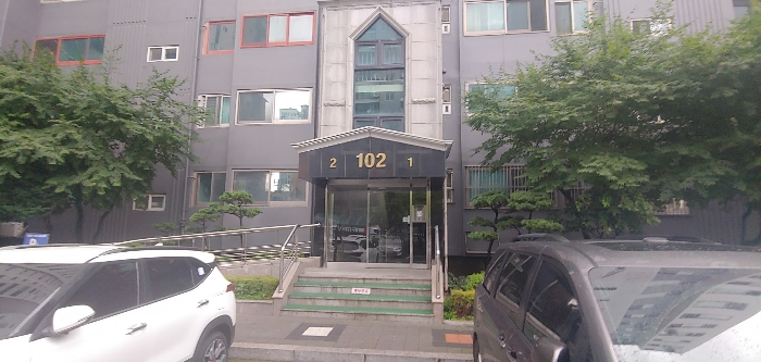 [1층 공동출입구]