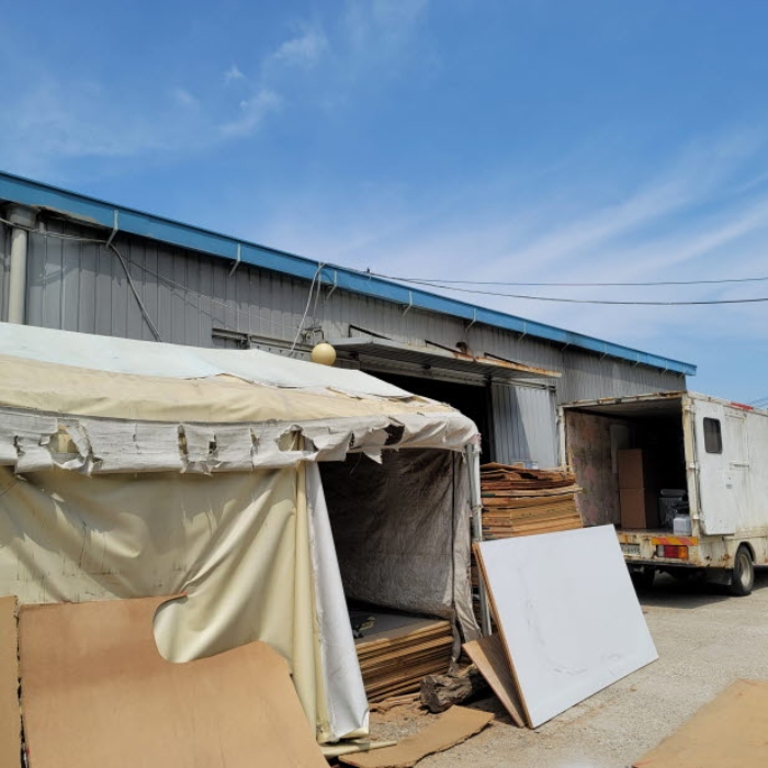 본건 건물 및 제시외 건물 전경