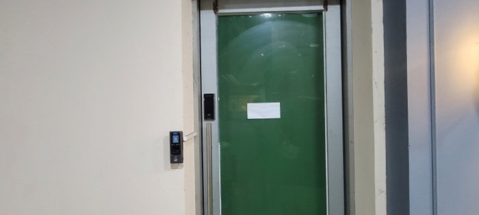 전유세대 출입문(1105호)(목록1)(현황조사 안내문 부착)