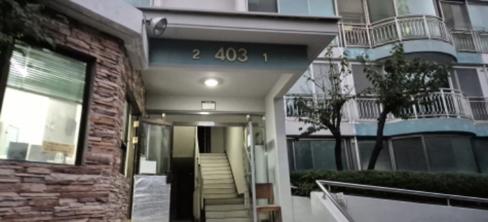 공동현관 출입문