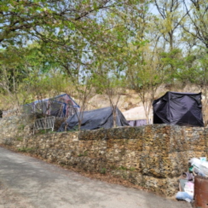 목록5 토지 및 제시외 텐트 전경