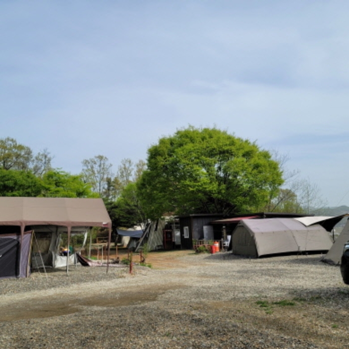 목록3 토지 및 제시외 텐트 전경