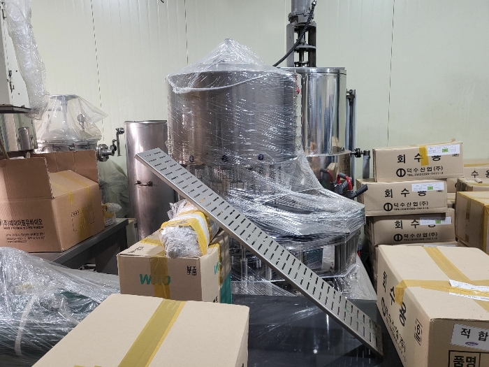 구성부분이 분리포장된 기계기구(기호(2),(16),(19)등)-기호(라) 1층 소재