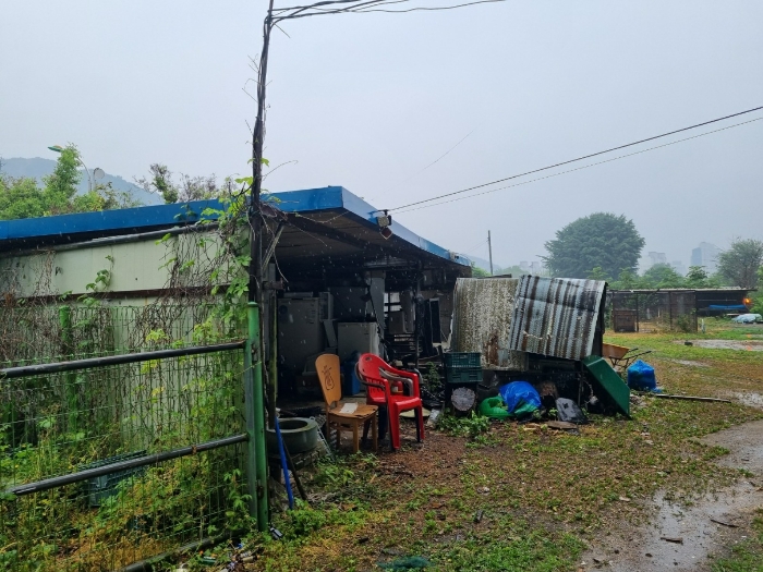 본건 제시외건물 부분