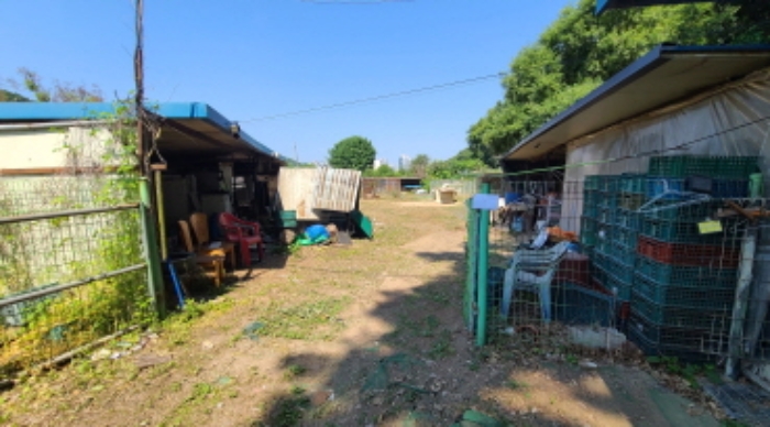 전경10(축사 입구)