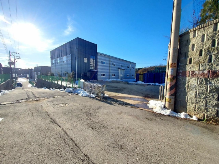 본건부동산 및 기호(6)도로 전경