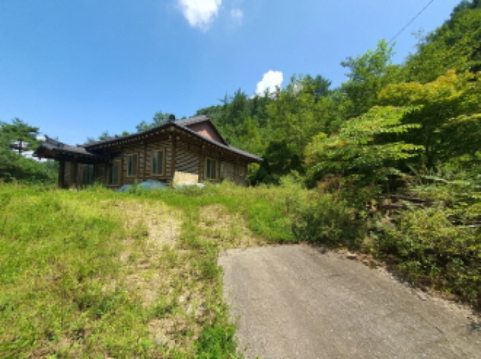 현장사진[목록 16,17번: 영동리 50-10(거먹골길 23-53) 토지, 건물]