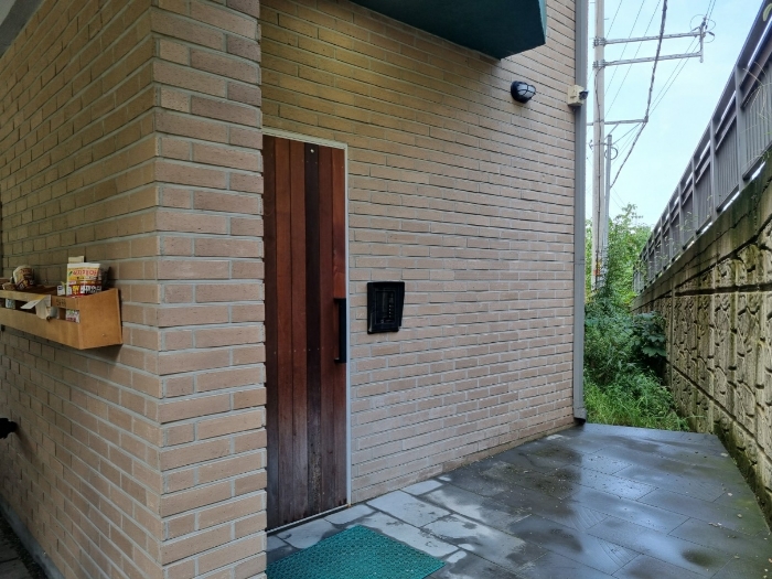 본건 1층 공동출입문 부분